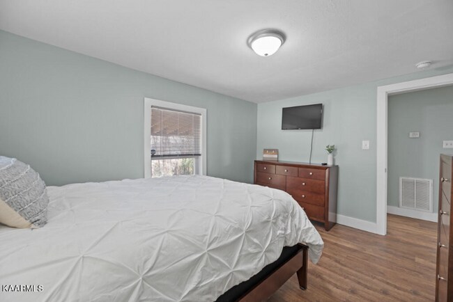 Foto del edificio - 2512 Ramona Ave NW