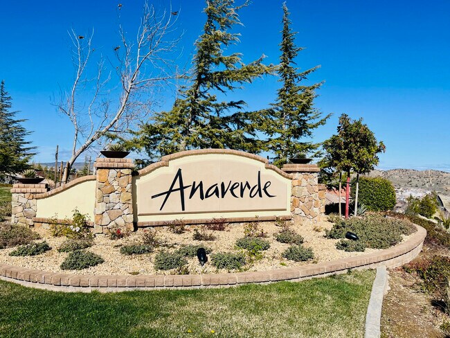 Building Photo - 2306 Cornflower Way