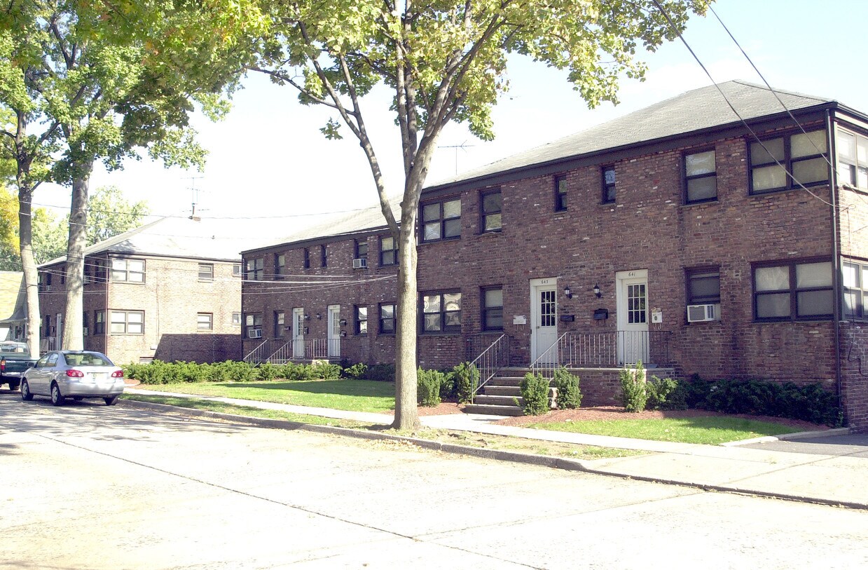 641653 Chestnut Ave, Teaneck, NJ 07666 Apartments in Teaneck, NJ