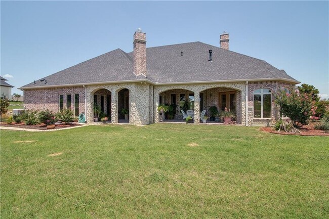 Foto del edificio - Gorgeous Custom Home For You in Heath!