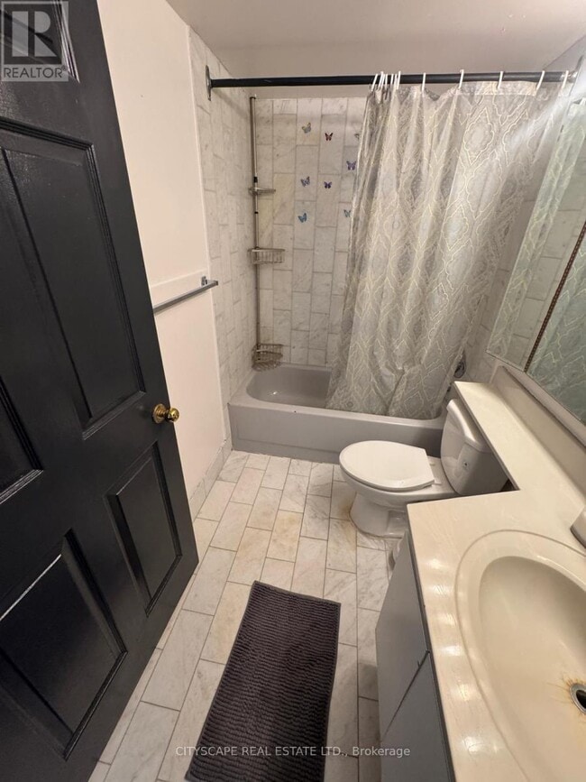 Photo du bâtiment - 285 Enfield Pl