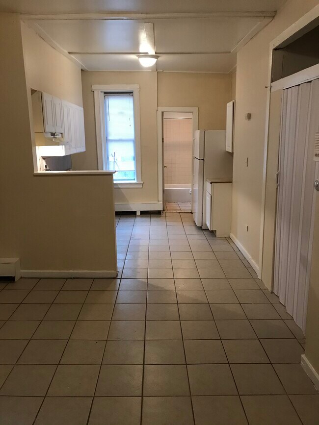 Building Photo - 38 Bartholdi Ave