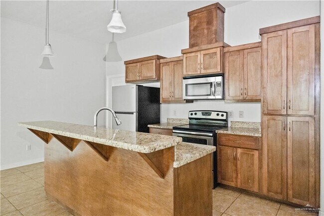 Building Photo - 2715 Mimosa St