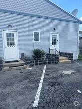 Building Photo - 709 Hill Rd