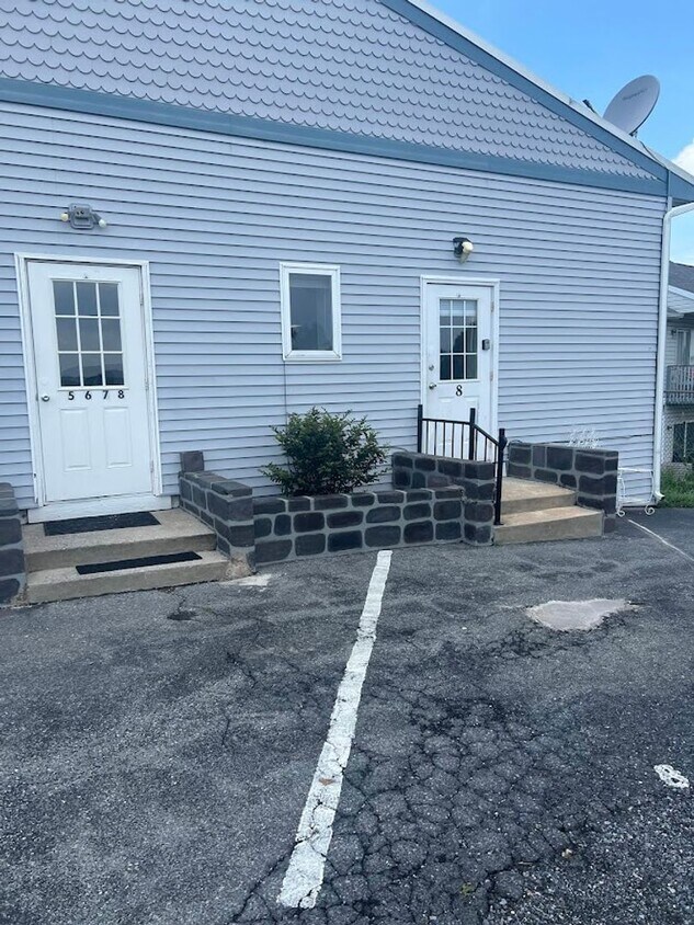 Primary Photo - Wernersville 2 bedroom condo