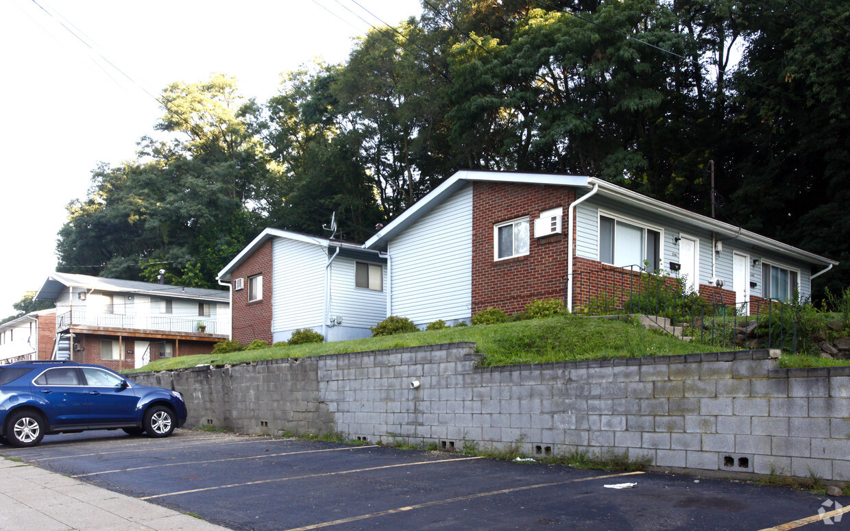 Primary Photo - Newton Place Apartments