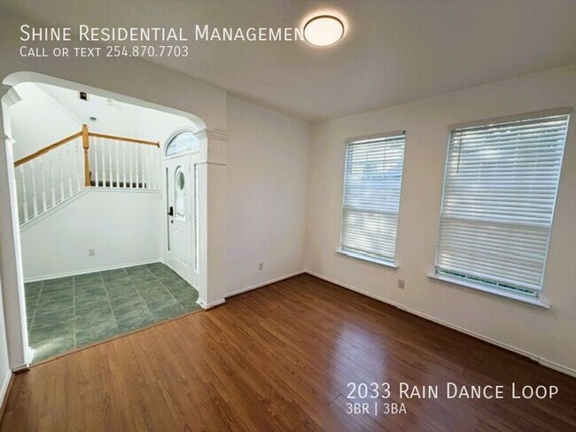Building Photo - 2033 Rain Dance Loop