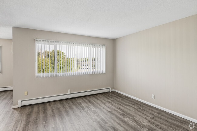 2BR, 1BA - 900SF - Living Room - Riverwalk Apartments