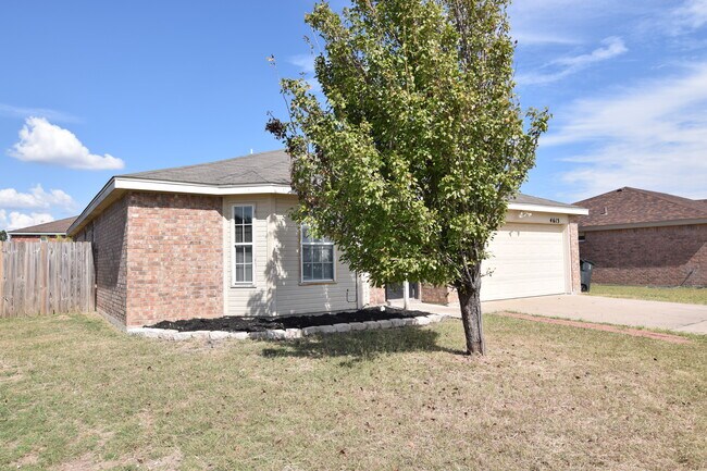 Foto del edificio - 4613 Hank Dr