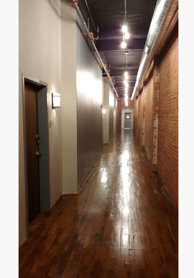 Building Photo - Offset Lofts