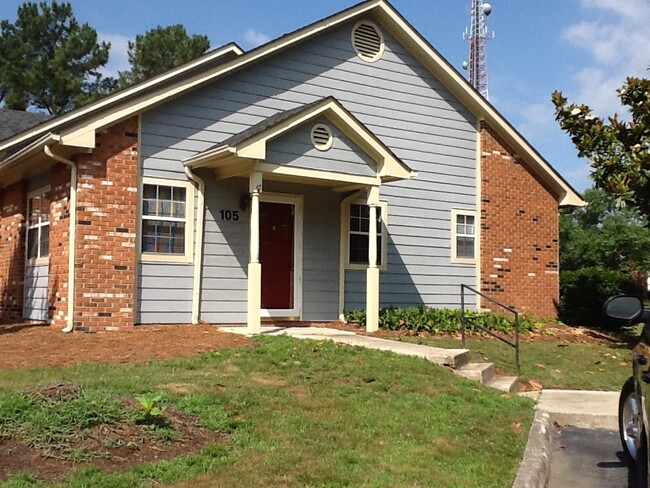 Building Photo - 105 Old Spring Hill Ln
