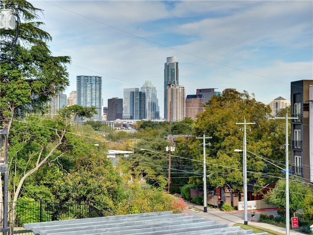 Primary Photo - 900 S Lamar Blvd