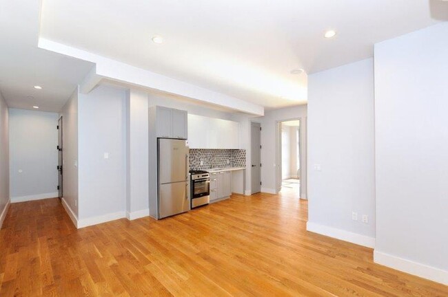Building Photo - 17 Devoe St