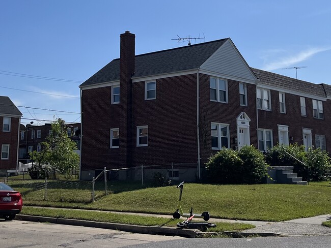Building Photo - 3733 Bonview Ave