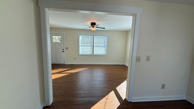 Foto del edificio - Enjoy the Calm of Country Living without Feeling too Far Away – Bishop, GA