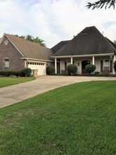 Building Photo - 1939 Bayou Bend Dr