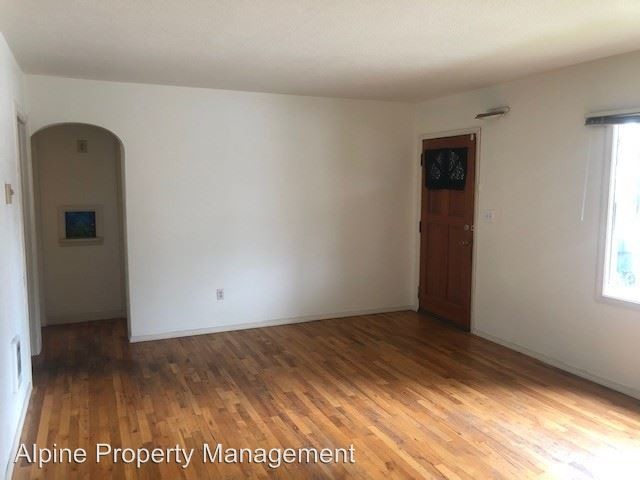 Foto del edificio - 931-935 SW Black Butte Blvd