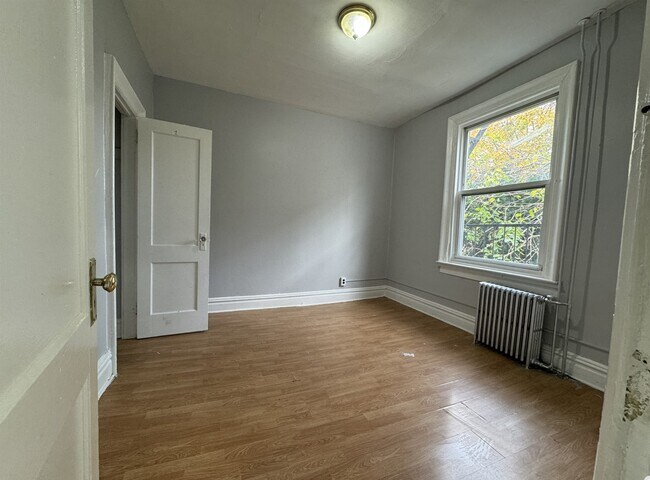 164 Pearsall Ave 3 - 161 Pearsall Ave