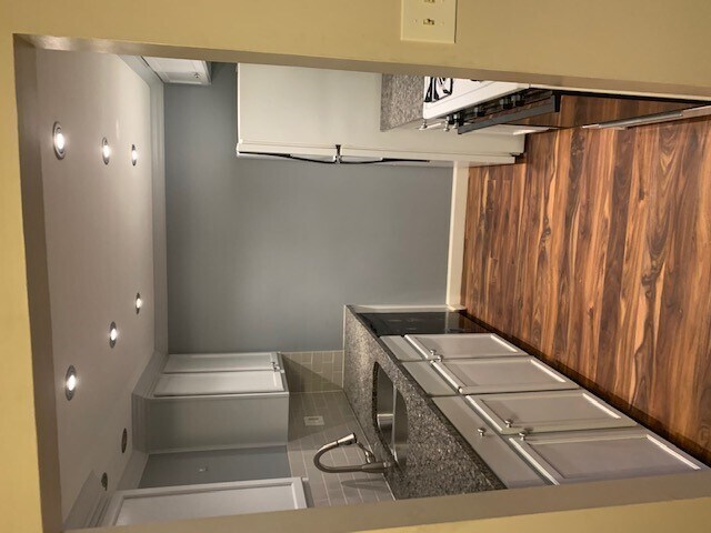 Foto del edificio - 234 E Bailey Rd