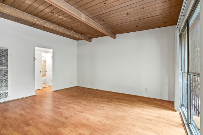 Foto del edificio - 826 S Grand View St