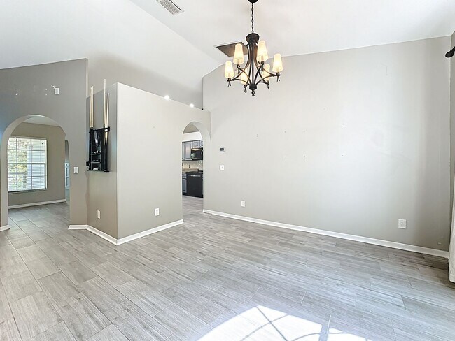 Building Photo - Discover your peaceful retreat in Wekiwa W...