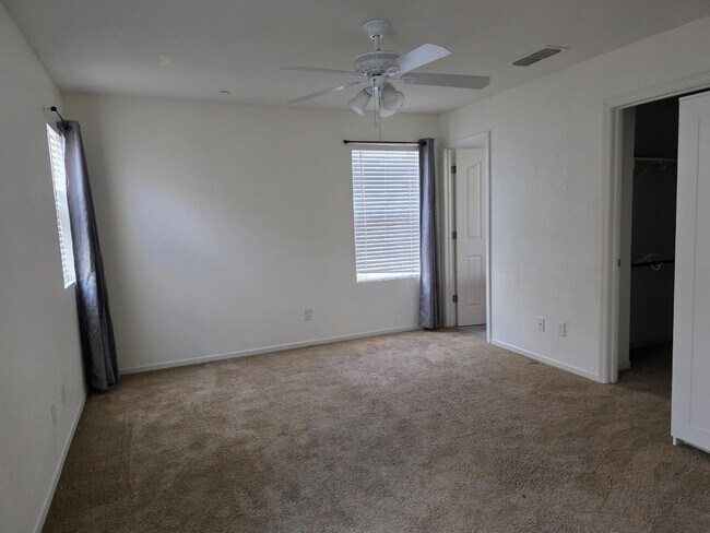 Foto del edificio - 8917 Robbins Rd