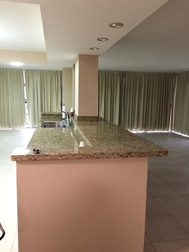 Foto principal - 200 Leslie Dr