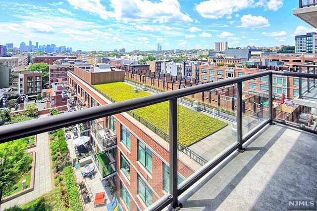 Building Photo - 1400 Hudson St
