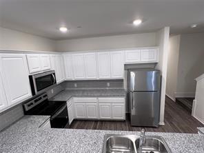 Building Photo - 690 Union St