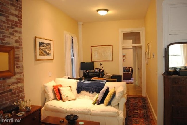 Building Photo - 73 Revere St