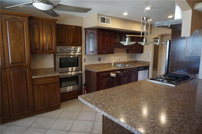 Building Photo - 329 Sereno Dr