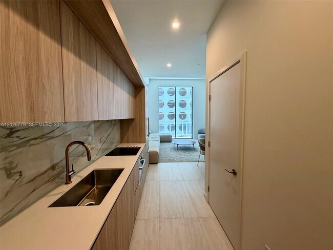 Foto del edificio - 77 SE 5th St