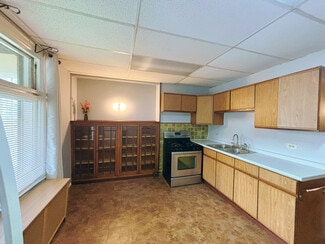 Building Photo - 5432 Baywood St