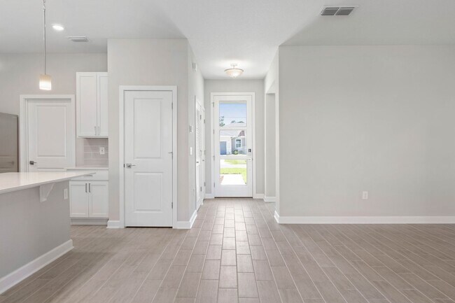 Foto del edificio - Brand new stunning single-family home offe...