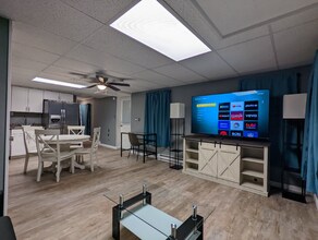 Building Photo - 39 Queen St