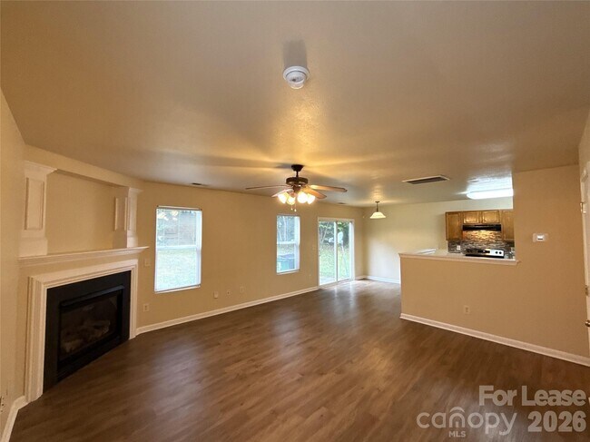 Foto del edificio - 6831 Sunman Rd