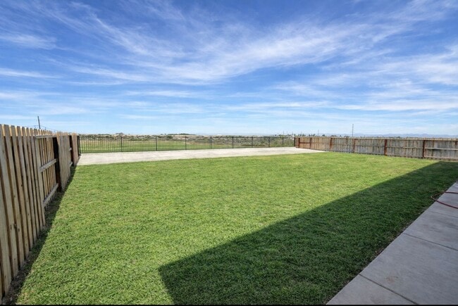 Foto del edificio - Executive Retreat in Brawley: Spacious 5-Bedroom Home Ideal for Corporate Stays or Refined Family...