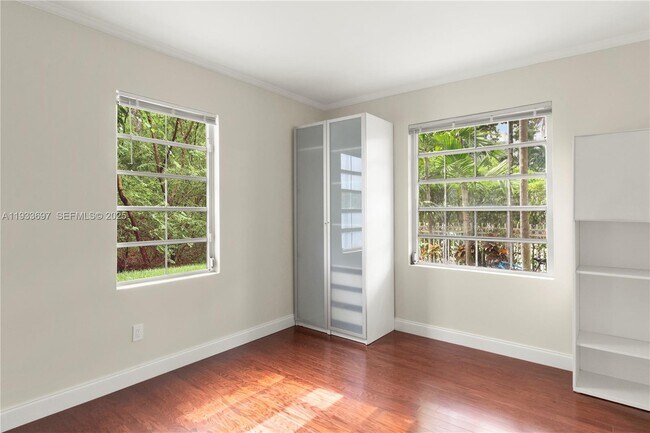 Foto del edificio - 1605 Euclid Ave