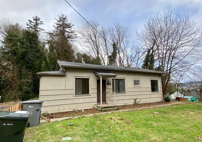 Single family house with small yard. - 13256 Renton Ave S