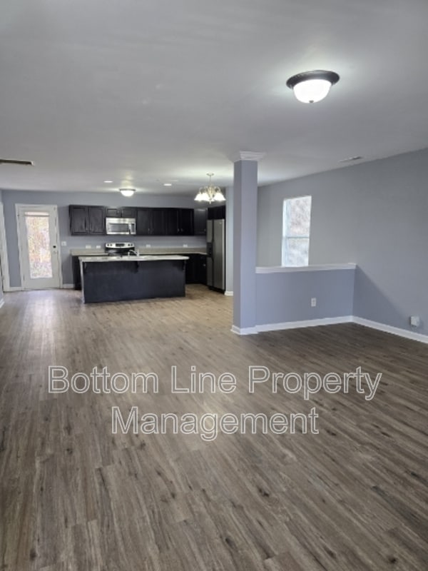 Building Photo - 912 Sherman St