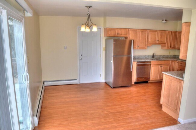 Building Photo - Cute and remodeled