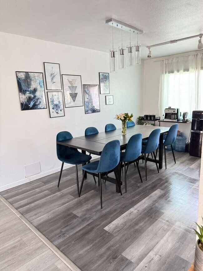 Foto del edificio - 2296 Gaviota Ave