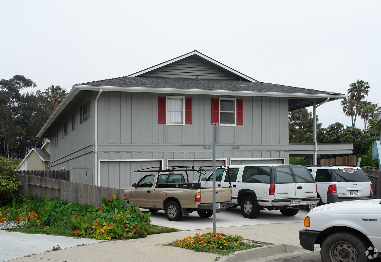 Primary Photo - 912-914 Sandpiper Ct
