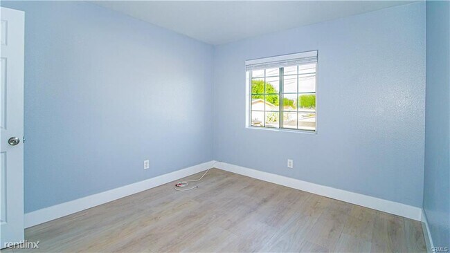 Foto del edificio - 4 br, 2 bath Duplex - 9110 1/2 Avalon Blvd