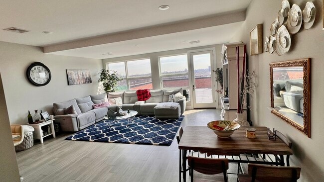 Building Photo - 140 Comet Way