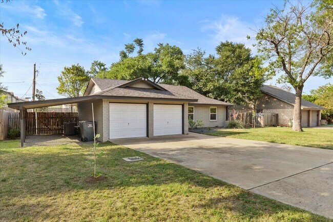 Building Photo - 9608 Newberry Dr