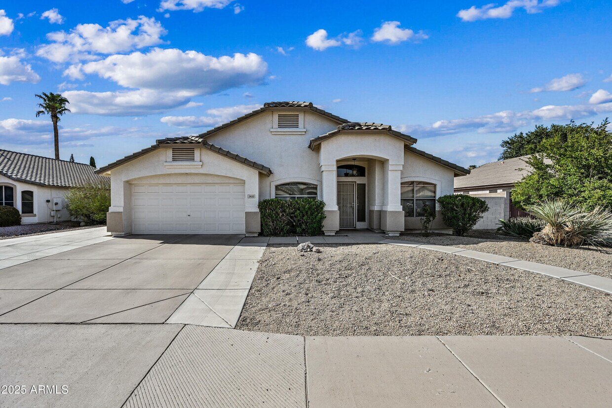Foto principal - 2400 E Whitten St