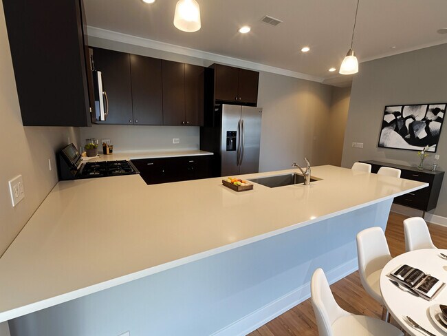 Foto del edificio - 4812 W Montrose Ave