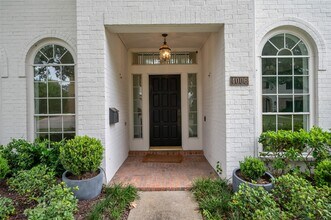 Building Photo - 4006 Chatham Ln