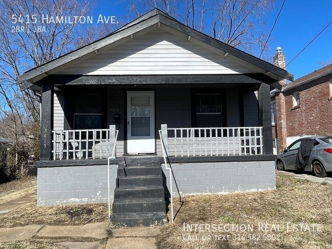 Building Photo - Spacious 2 Bed/1Bath w/Updated Kitchen